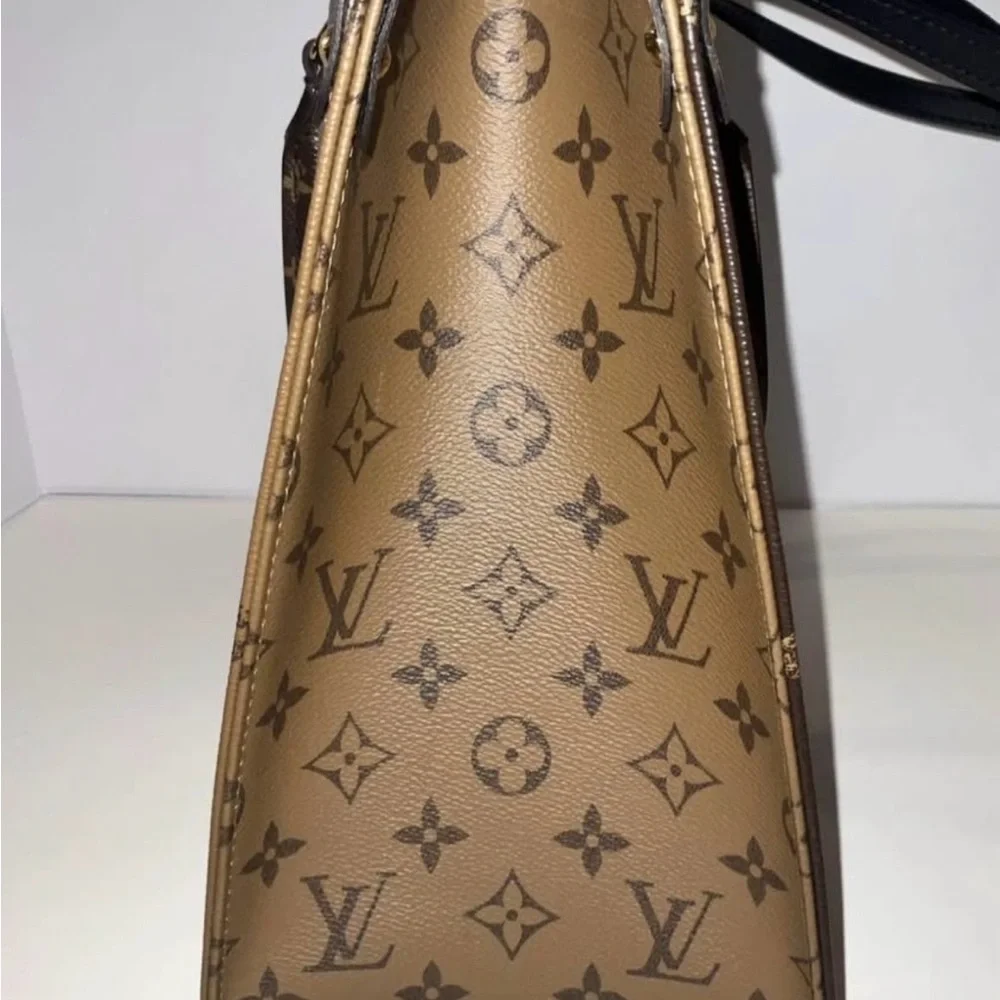 Louis Vuitton On The Go MM‎ Tan and Brown Monogram Tote